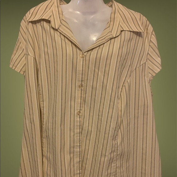 Button up shirt - Picture 1 of 1